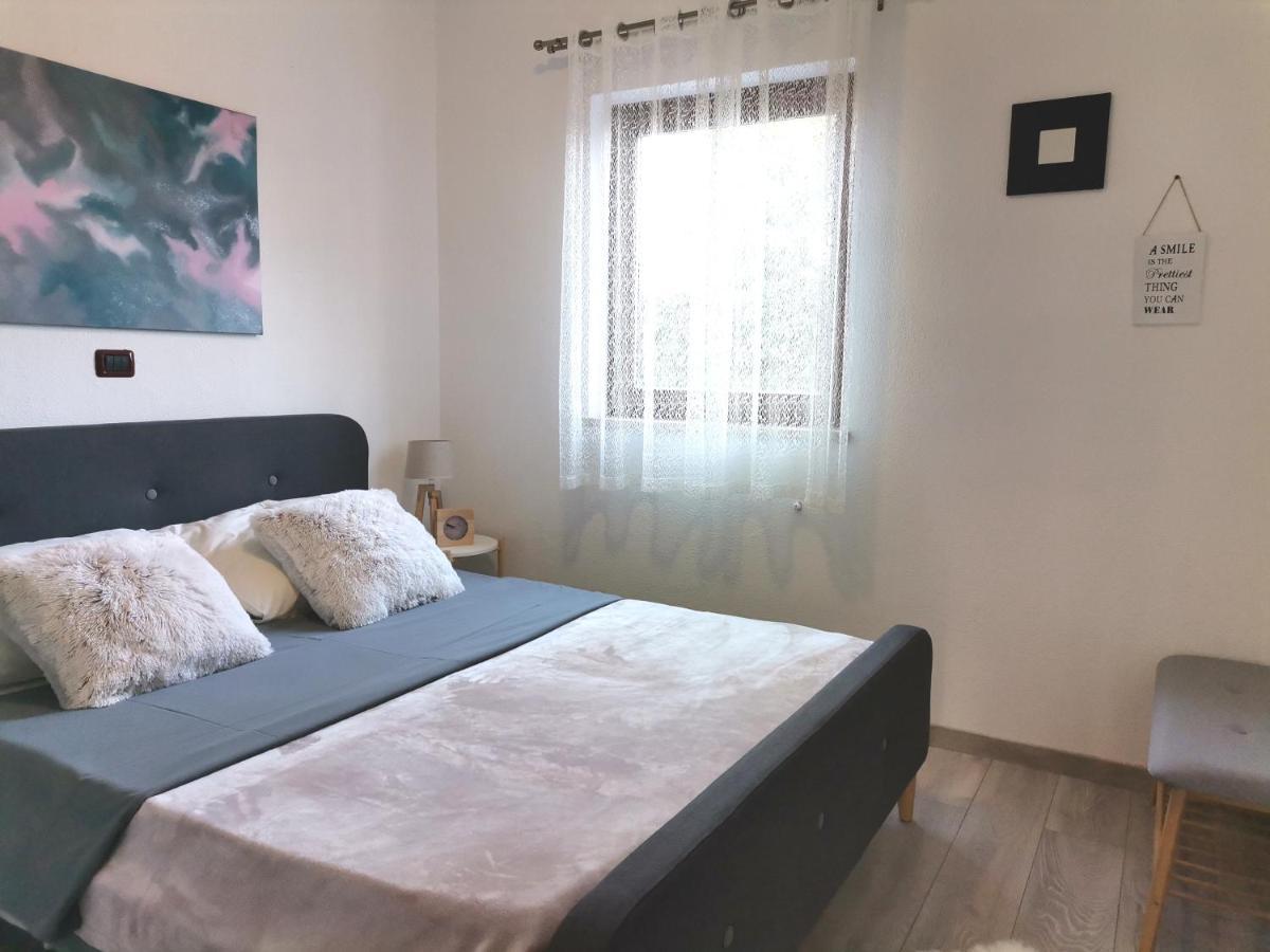 Renato Apartment Basanija Bagian luar foto