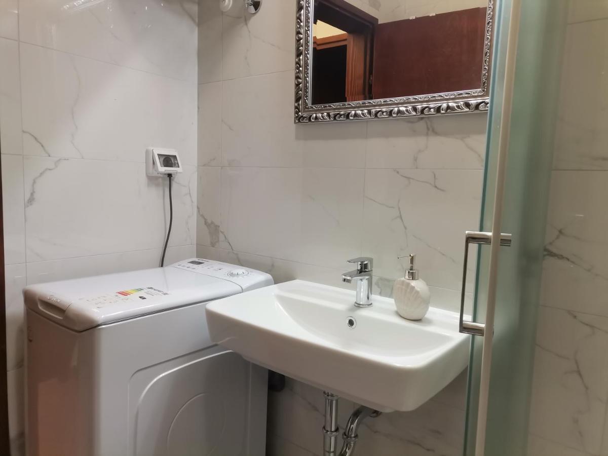 Renato Apartment Basanija Bagian luar foto