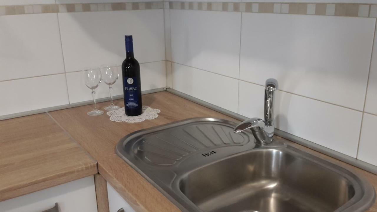 Renato Apartment Basanija Bagian luar foto